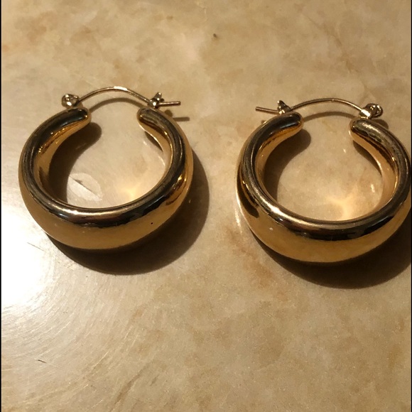 Thick Bold Gold Hoop Earrings - Picture 5 of 7